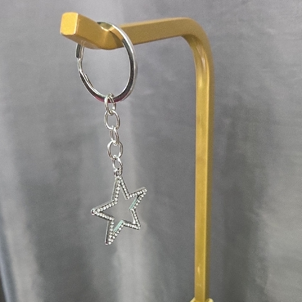 Silver Star Keychain - Picture 4 of 5